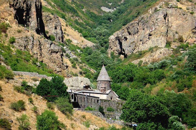 4 Days Armenia Package with Accommodation, Tours and Transfers - Khor Virap, Noravank, and Areni wine country
