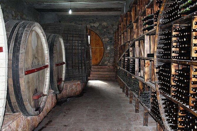 Day trip to Jermuk: Noratus, Hayravank, Selim Pass - Areni and Armenia’s old wine tradition