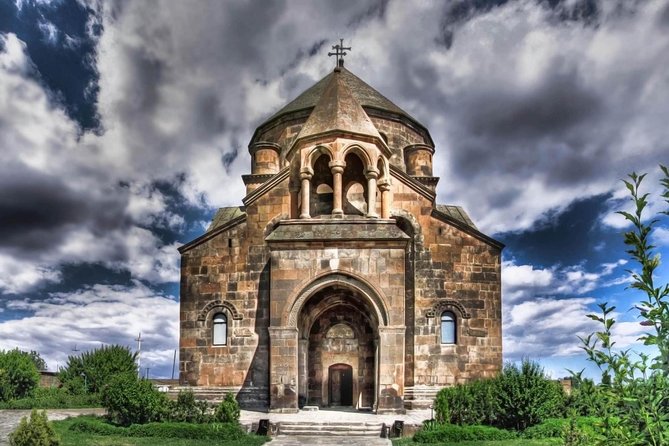 Echmiadzin (Hripsime, Gayane, Mother Cathedral) and Zvartnots Temple - Guide quality and the value of good explanations