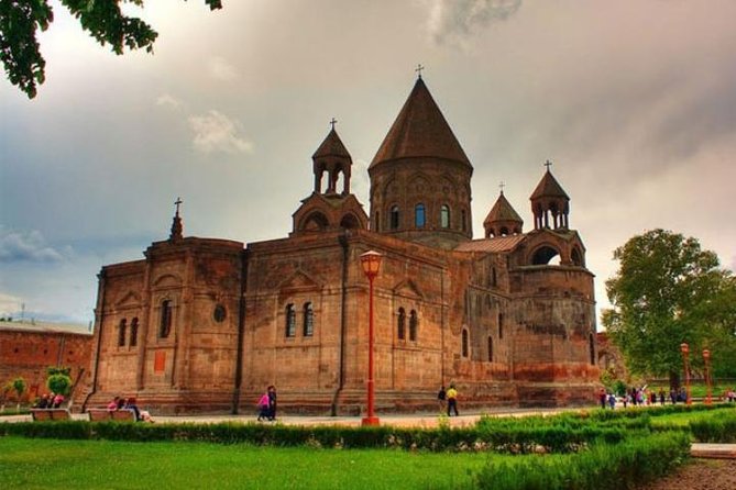 Echmiadzin, Zvartnots, Khor Virap - Khor Virap, the pilgrimage site with a powerful setting