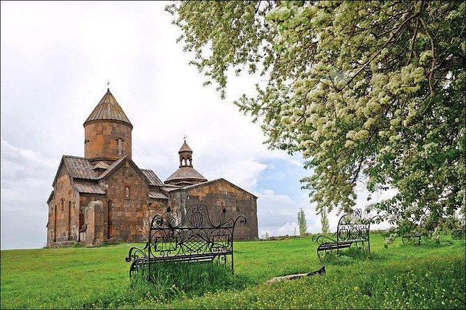 Group Tour: Amberd, Aragats, Lake Kari, Saghmosavank, Alphabet - Guide quality and the two-language format