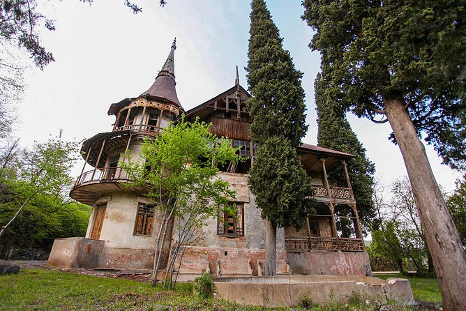 Group Tour: Haghpat, Zarni-Parni Caves, Akhtala, Aramyants Castle, Sanahin - Aramyants Mansion, an imperfect but unusual stop