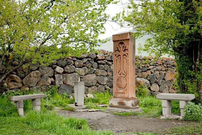 Group Tour: Hovhannavank, Saghmosavank, Chocolate House, Aghtsk - Aghtsk and the Arshakid kings’ mausoleum