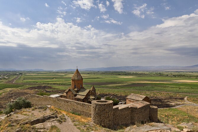 Khor Virap, Noravank Private Tour with Optional Wine Tasting - What the private vehicle adds