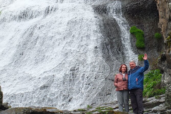 Private tour Jermuk, waterfall, Tatev Monastery and TaTev Ropeway - Guide quality and the human side of the day