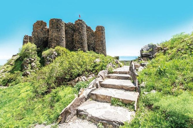 PRIVATE TOUR: Saghmosavank , Alphabet monument, Amberd fortress - Saghmosavank, a church above the Kasakh gorge