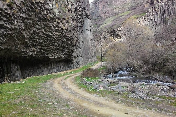 Private tour to Garni Pagan Temple, Geghard Cave Monastery & Symphony of Stones - Why Garni makes a strong first stop
