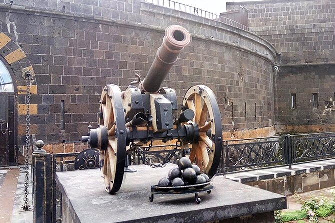 Private tour to Gyumri, Dzitoghtsyan Museum, Black Fortress - Inside the Dzitoghtsyan Museum