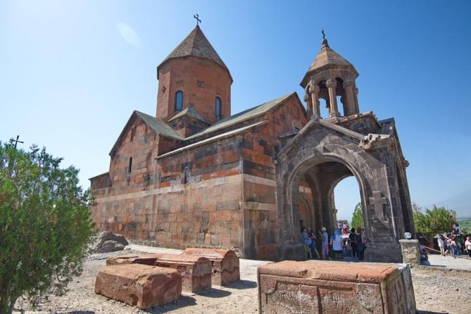Private tour to Khor Virap, Areni winery, Noravank, Selim pass, Hayravank - What the private vehicle changes