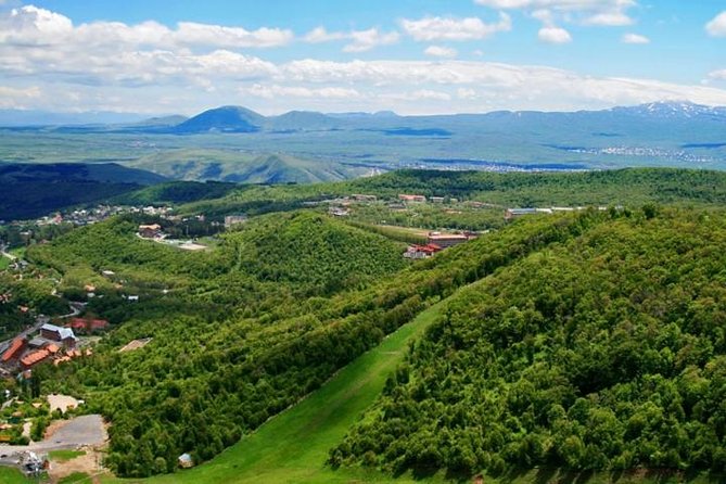 Private tour to Tsaghkadzor, Kecharis, Ropeway - What the private car adds to the experience