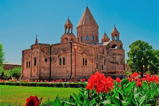 Private tour to UNESCO heritage Echmiadzin churches, Zvartnots and Sardarapat - Why this private route works so well