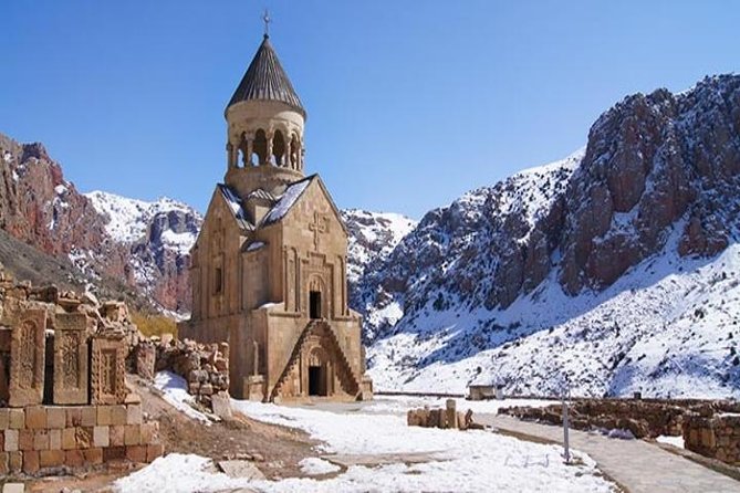 Private wine tour to Khor Virap, Areni winery, Noravank - What the private vehicle changes