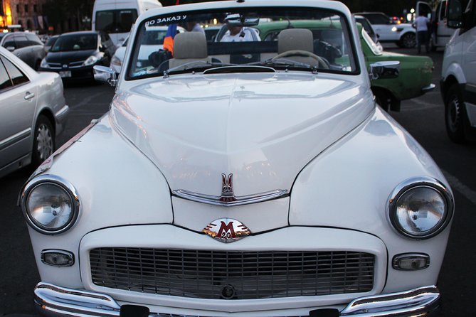 Yerevan city tour with drinks in a classic car with photography - Passing the Opera and Ballet Theater
