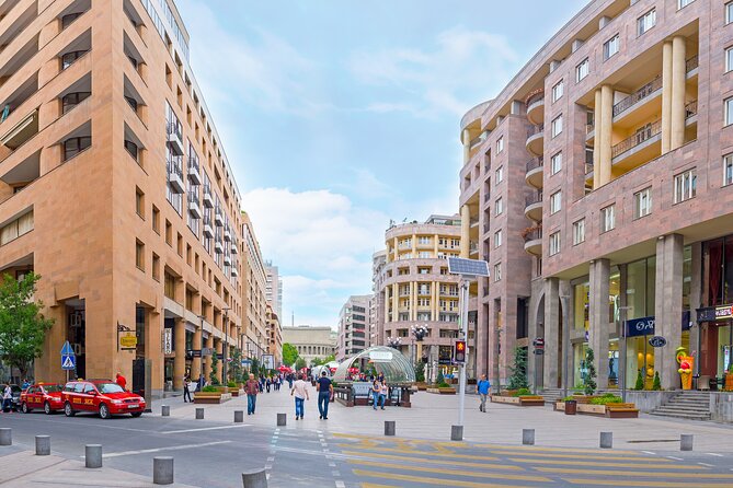 Yerevan: Private Sightseeing Tour - Victory Park and Mother Armenia above the city