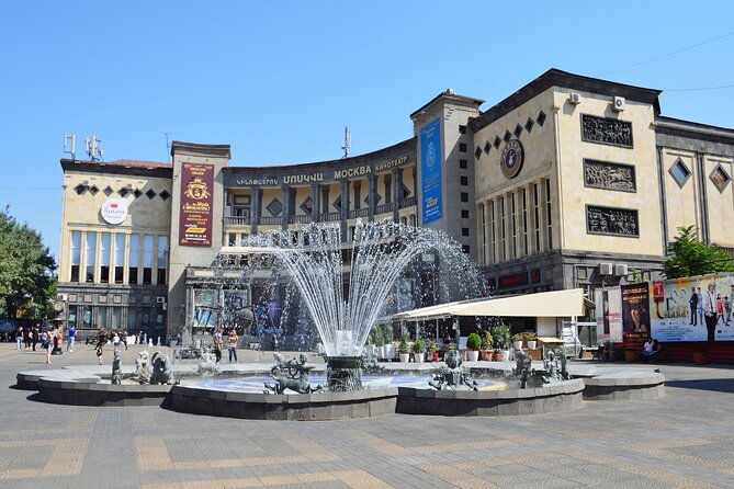 Yerevan: Private Sightseeing Tour - Opera House and Swan Lake, where locals gather